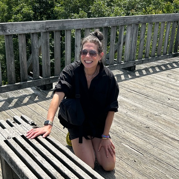 Meet your Posher, Suz - Picture 2 of 2